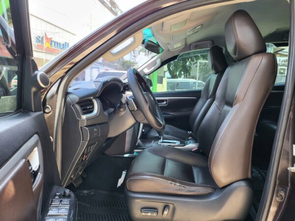 2018 Toyota Fortuner 2.4 V Diesel A/T - Image 10