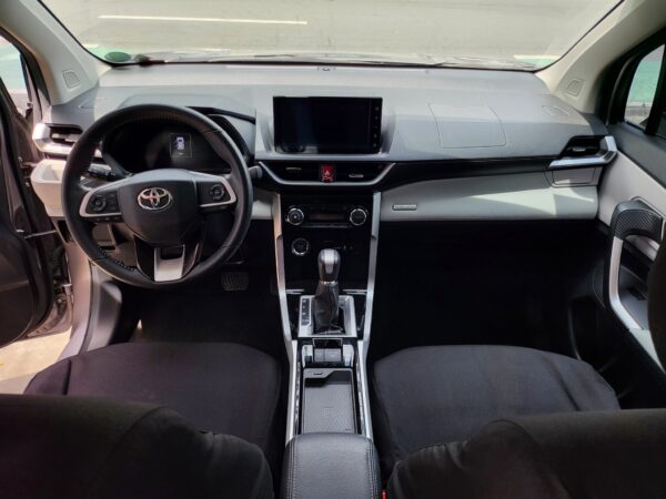 2024 Toyota Veloz 1.5 V 16k KM Casa Maintained A/T - Image 10