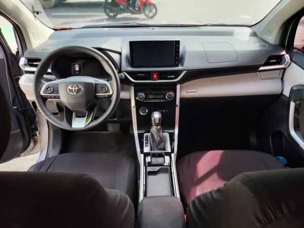 2023 Toyota Veloz 1.5 V 18k KM Casa Maintained A/T - Image 10