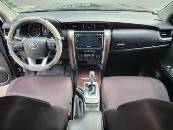 2020 Toyota Fortuner 2.4 G A/T - Image 10