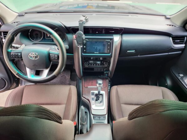 2020 Toyota Fortuner 2.4 G A/T - Image 10