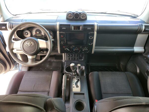 2015  Toyota FJ Cruiser 4.0 4x4 Loaded A/T - Image 11
