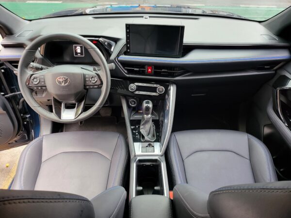 2025 Toyota Yaris Cross 1.5 V A/T - Image 11
