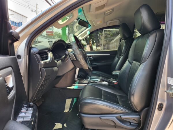 2020 Toyota Fortuner 2.4 G A/T - Image 11