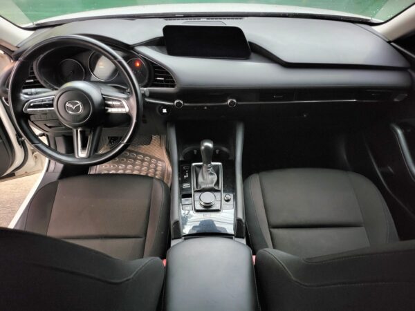 2020 Mazda 3 Sedan 1.5 Skyactiv A/T - Image 11