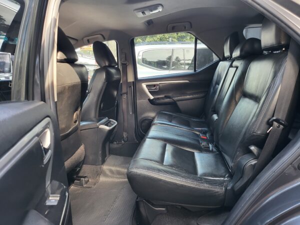 2016 Toyota Fortuner 2.4 G Diesel A/T - Image 12