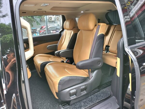 2022 Kia Grand Carnival 2.2 Limousine A/T - Image 12