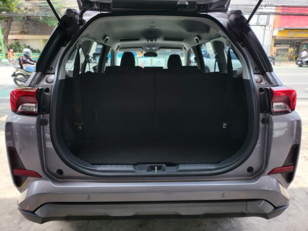 2024 Toyota Veloz 1.5 V 16k KM Casa Maintained A/T - Image 14