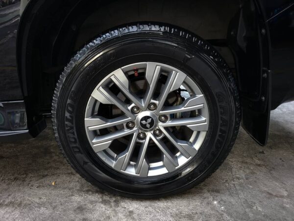 2022 Mitsubishi Montero 2.4 GLS A/T - Image 14