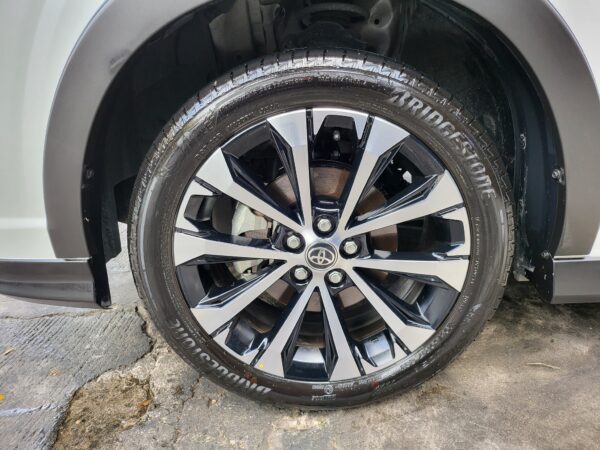 2025 Toyota Veloz 1.5 V Save 200K From Brand New A/T - Image 15