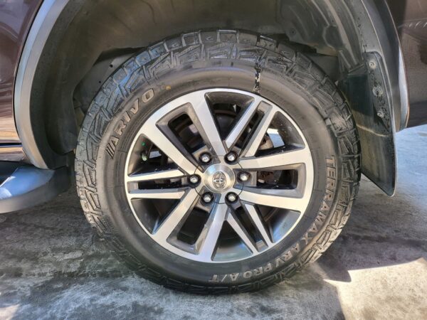 2018 Toyota Fortuner 2.4 V Diesel A/T - Image 15