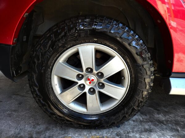 2009 Acquired Mitsubishi Pajero 3.2 GLS 4x4 Diesel 50K KM A/T - Image 15