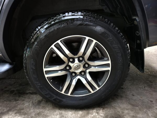 2020 Toyota Fortuner 2.4 G A/T - Image 15