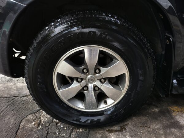 2005 Toyota Fortuner 3.0 V 4x4 Diesel A/T - Image 15
