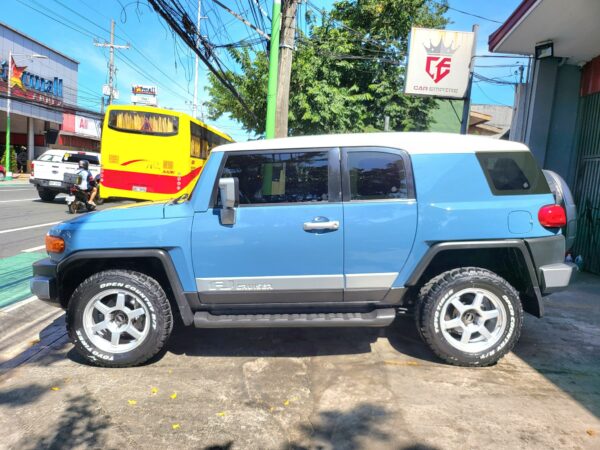 2015  Toyota FJ Cruiser 4.0 4x4 Loaded A/T - Image 3