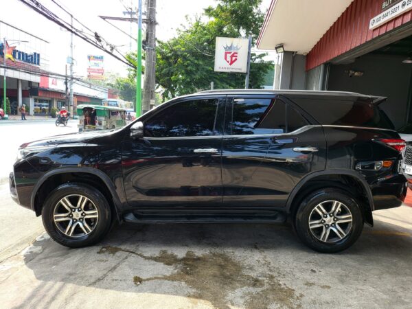2021 Toyota Fortuner 2.4 V Diesel A/T - Image 3
