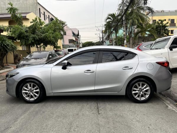 2017 Mazda 3 Sedan 1.5 Skyactiv A/T - Image 3
