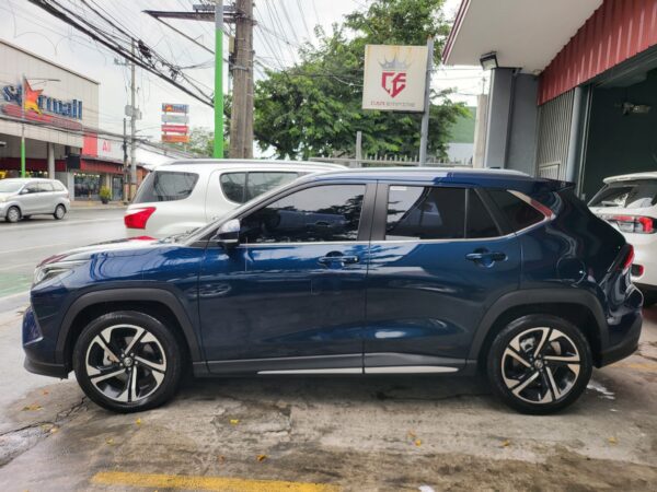 2025 Toyota Yaris Cross 1.5 V A/T - Image 3