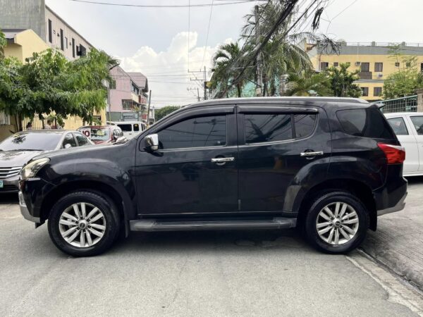 2018 Isuzu MU-X 3.0 Blue Power A/T - Image 3