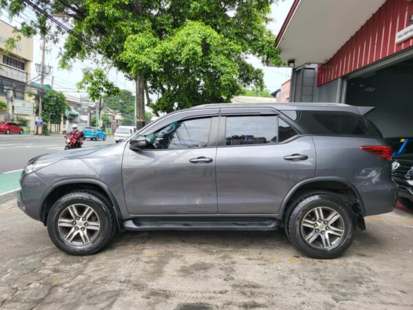 2020 Toyota Fortuner 2.4 G A/T - Image 3