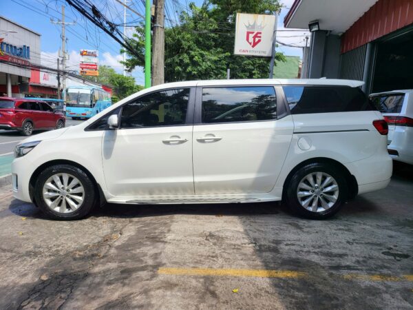2016 Kia Grand Carnival 2.2 EX A/T - Image 3
