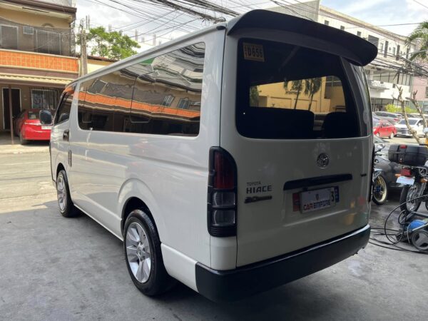 Toyota Hiace 2021 Commuter 3.0 M/T - Image 4