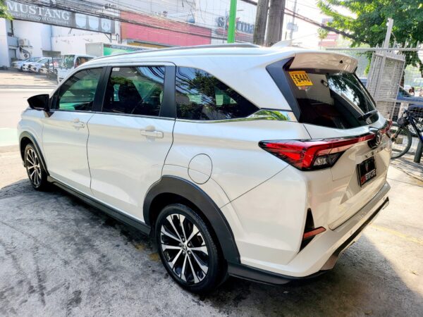 2023 Toyota Veloz 1.5 V A/T - Image 4