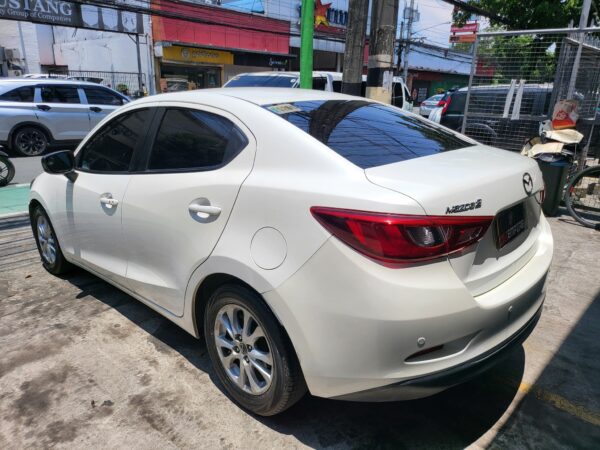 2016 Mazda 2 1.5 Skyactiv Sedan A/T - Image 4