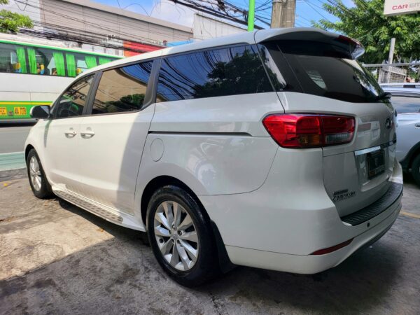 2016 Kia Grand Carnival 2.2 EX A/T - Image 4