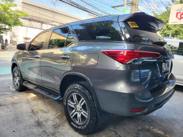 2016 Toyota Fortuner 2.4 G Diesel A/T - Image 4