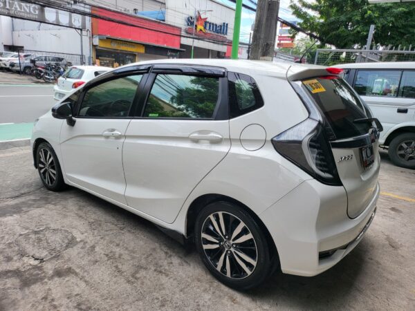2018 Honda Jazz 1.8 VX A/T - Image 4