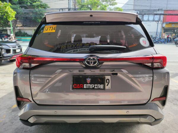 2023 Toyota Veloz 1.5 V 18k KM Casa Maintained A/T - Image 5