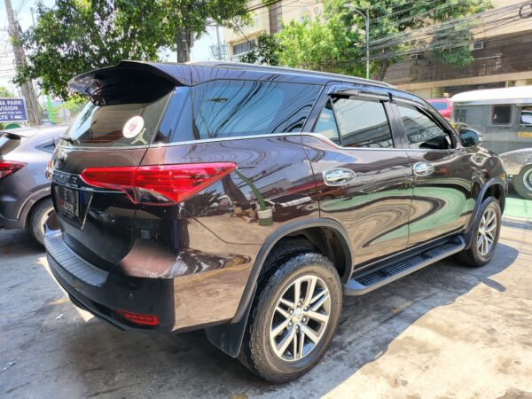 2018 Toyota Fortuner 2.4 V Diesel A/T - Image 6