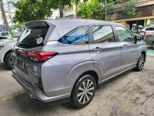 2026 Toyota Veloz 1.5 E 200 KM Only almost brand new A/T - Image 6