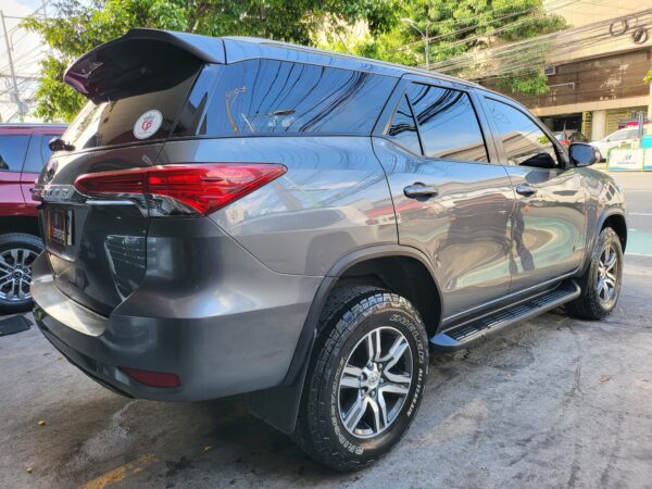 2016 Toyota Fortuner 2.4 G Diesel A/T - Image 6