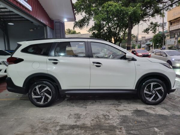 2022 Toyota Rush 1.5 G A/T - Image 6