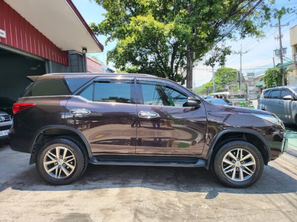 2018 Toyota Fortuner 2.4 V Diesel A/T - Image 7
