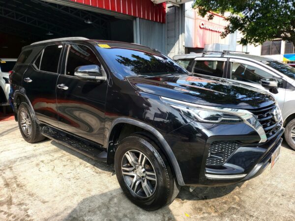 2021 Toyota Fortuner 2.4 V Diesel A/T - Image 8