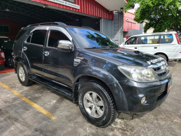 2005 Toyota Fortuner 3.0 V 4x4 Diesel A/T - Image 8