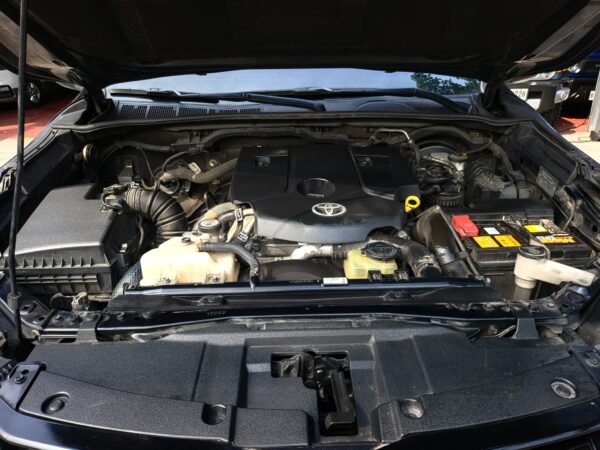 2021 Toyota Fortuner 2.4 V Diesel A/T - Image 9