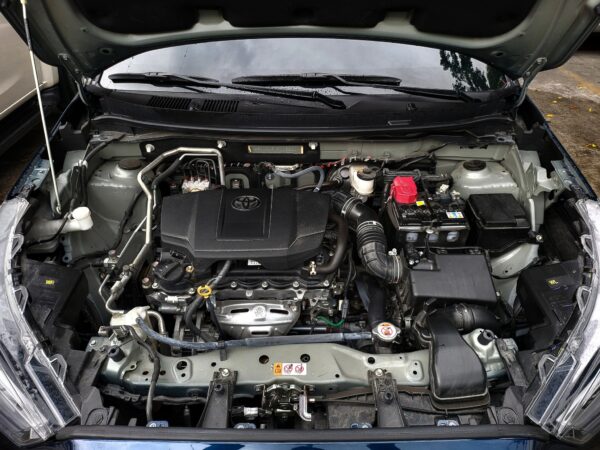 2025 Toyota Yaris Cross 1.5 V A/T - Image 9