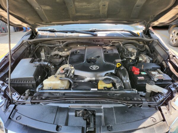 2018 Toyota Fortuner 2.4 V Diesel A/T - Image 9