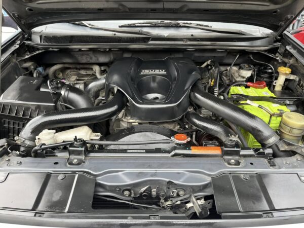 2018 Isuzu MU-X 3.0 Blue Power A/T - Image 9