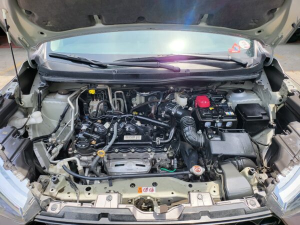 2024 Toyota Veloz 1.5 V 16k KM Casa Maintained A/T - Image 9