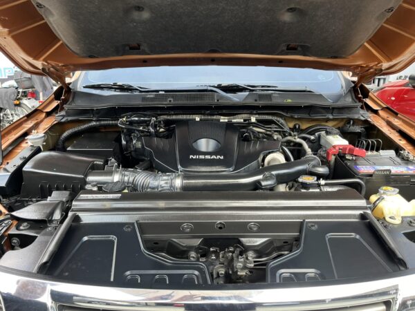 2020 Nissan Navara 2.5 EL A/T - Image 9