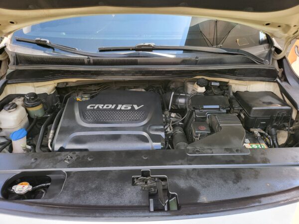 2016 Kia Grand Carnival 2.2 EX A/T - Image 9