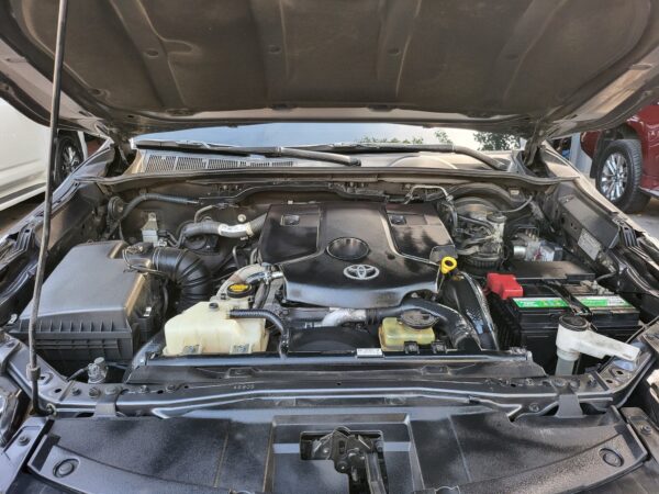 2016 Toyota Fortuner 2.4 G Diesel A/T - Image 9