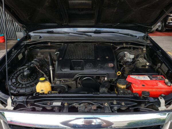 2005 Toyota Fortuner 3.0 V 4x4 Diesel A/T - Image 9