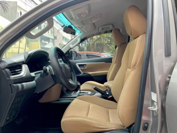 2017 Toyota Fortuner 2.4 G Diesel A/T - Image 10