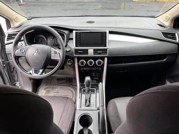 2019 Mitsubishi Xpander 1.5 GLS Casa Maintained A/T - Image 11